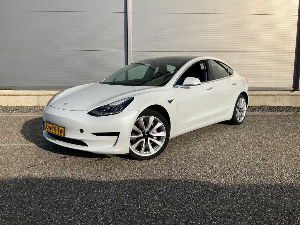 Model 3 deals standard rwd plus