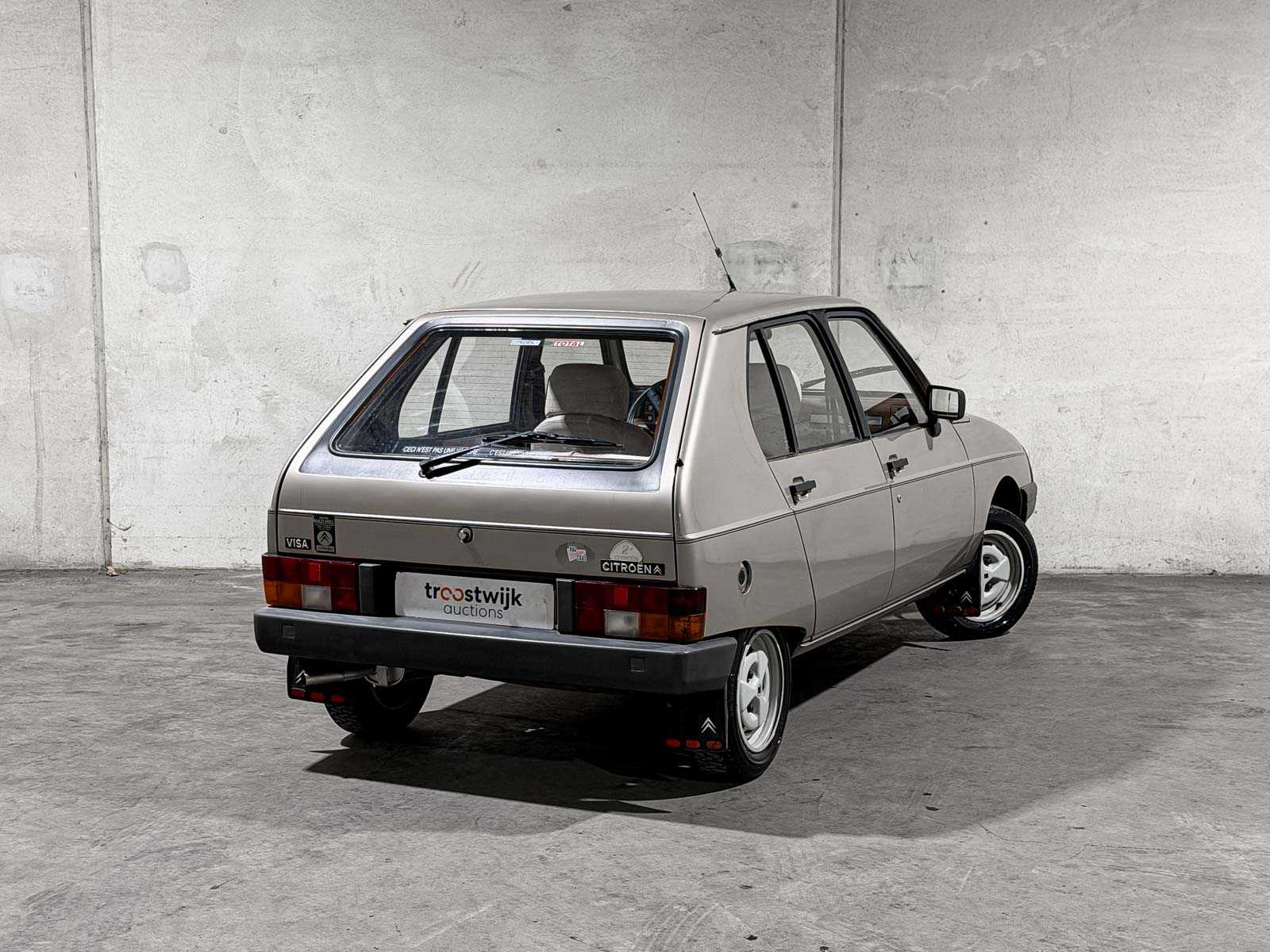 Citroen Visa 2-cyl 0.7 32hp 1984, J-692-DP