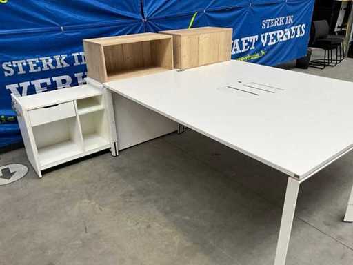 Steelcase Bureau-eiland + 2x Sedus opbergkast