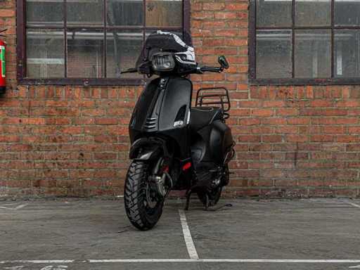 Piaggio Vespa Sprint 4T 2016 Scooter, DGX-89-G