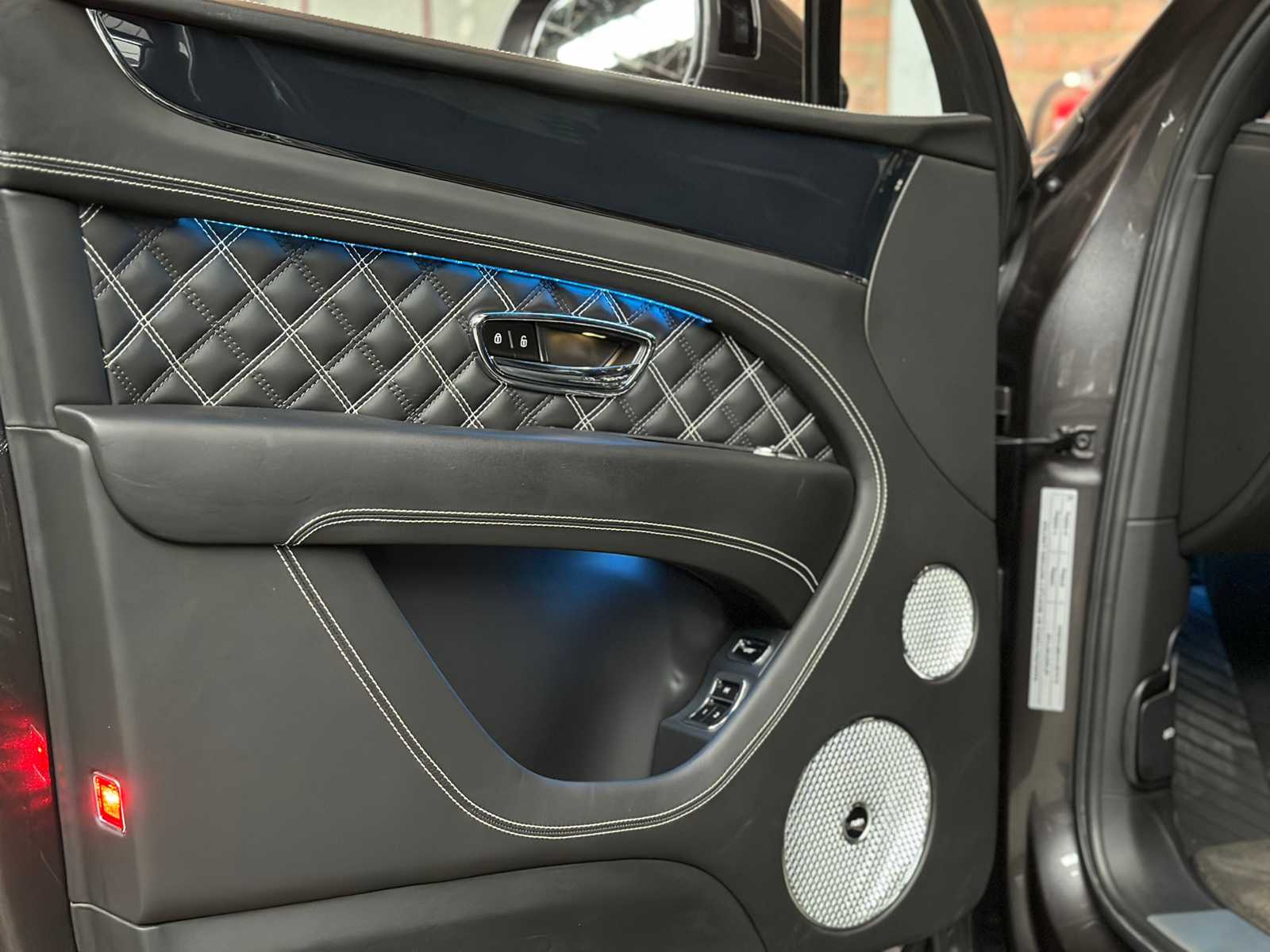 Bentley Bentayga 4.0 V8 First-Edition 550pk 2021