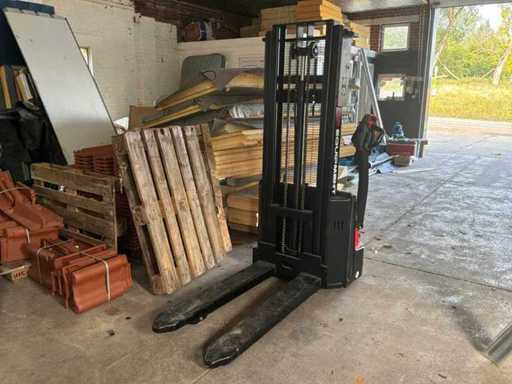 2025 EP DS3 Stacker