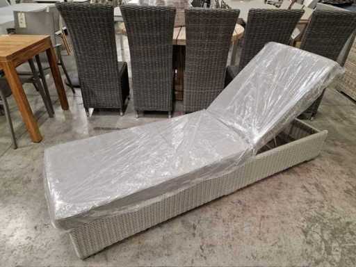 Garden Prestige - Wicker Sunbed Liverpool Light Grey with Cushion Light Grey