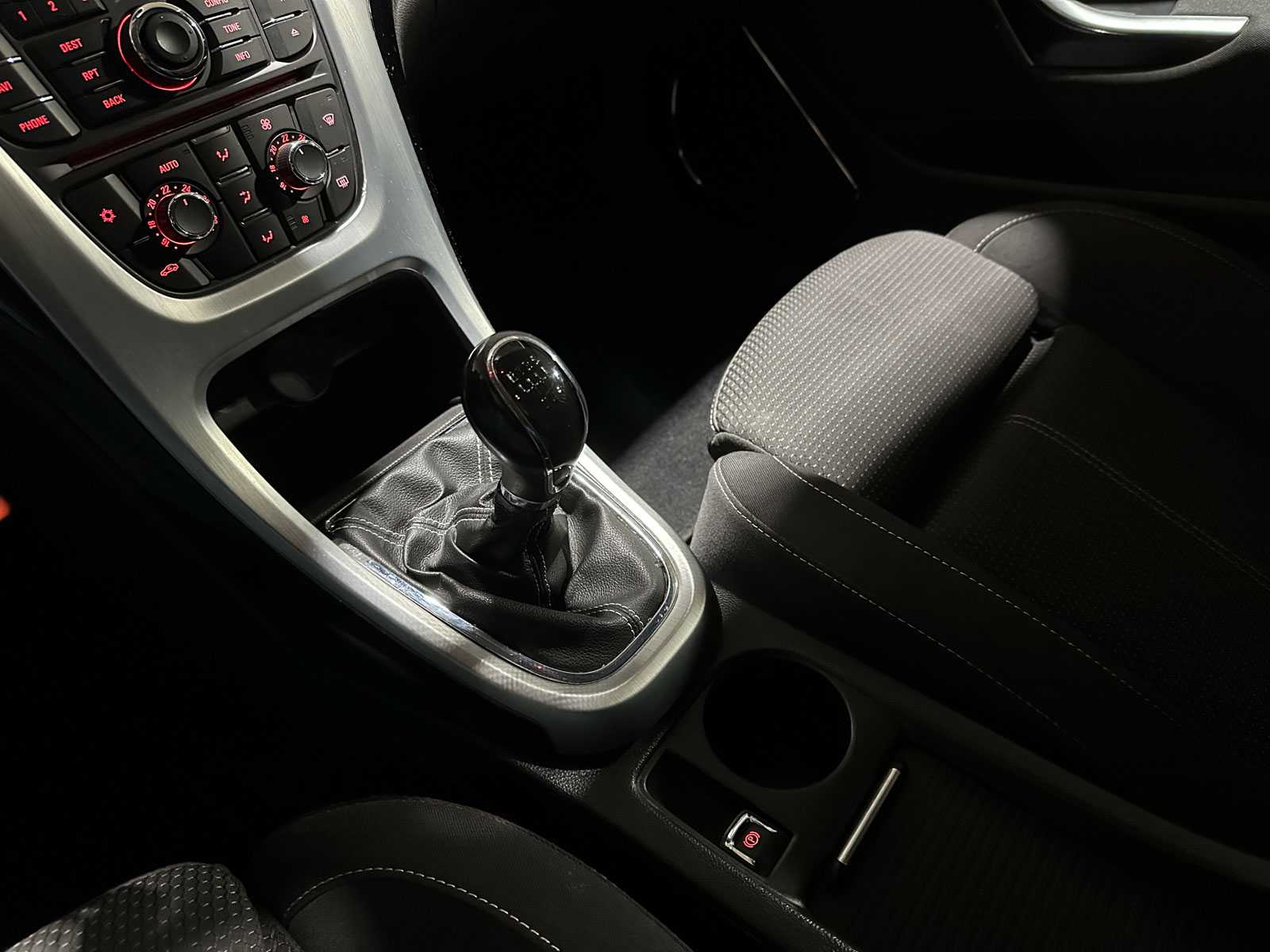 Opel Astra GTC 1.4 Turbo Sport 140pk 2013 (Origineel-NL), 9-KRR-84