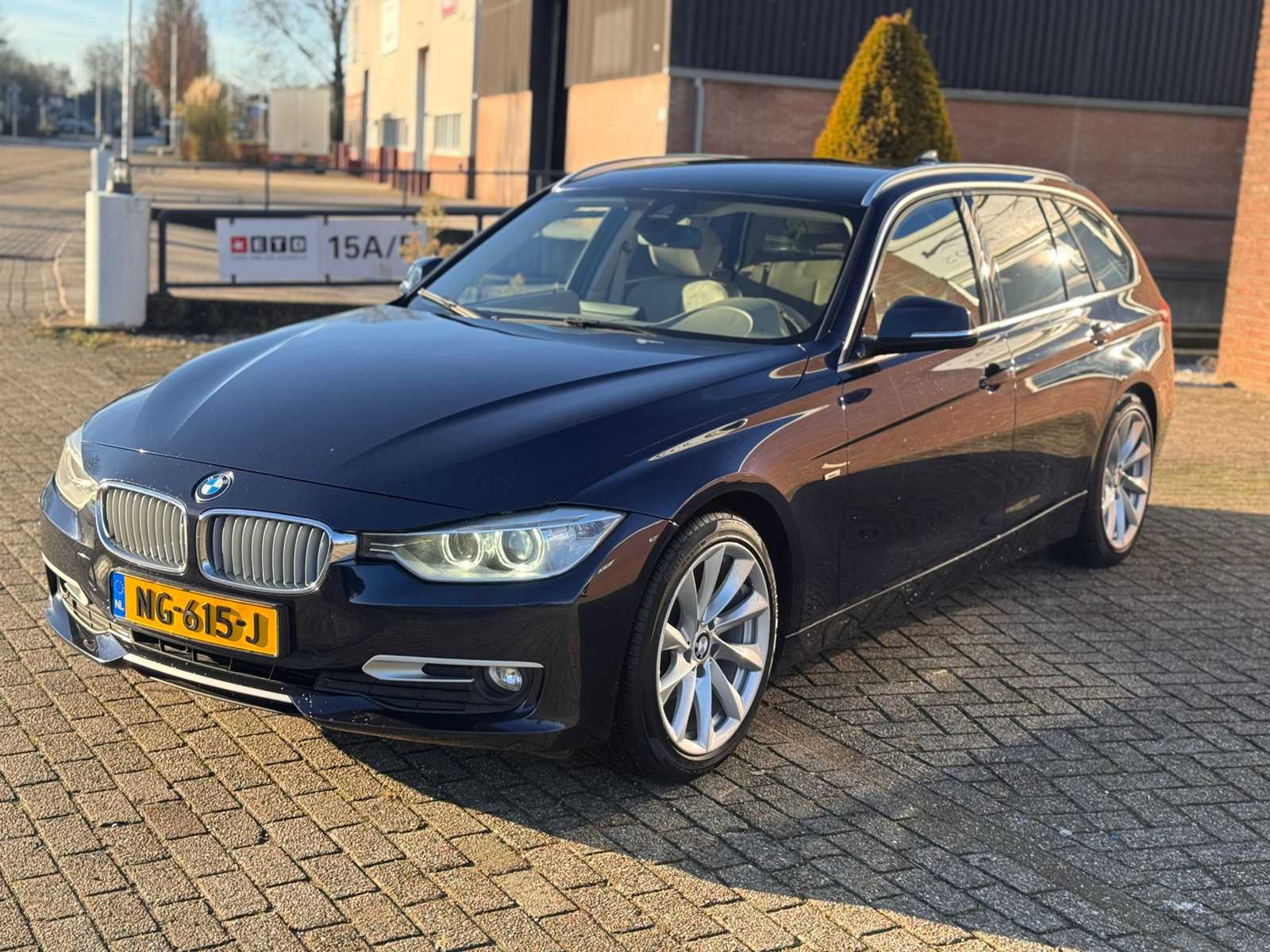 BMW 3 Series Touring 320d High Executive, NG-615-J