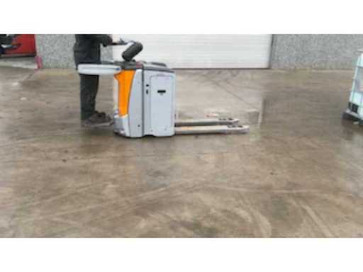 4d6939d4-b65f-4a47-a65b-abb4afc63a24.mp4