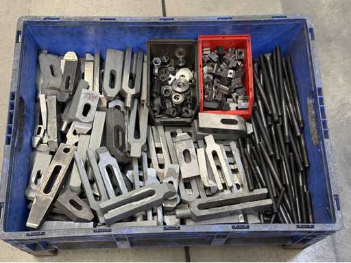   Post clamping devices