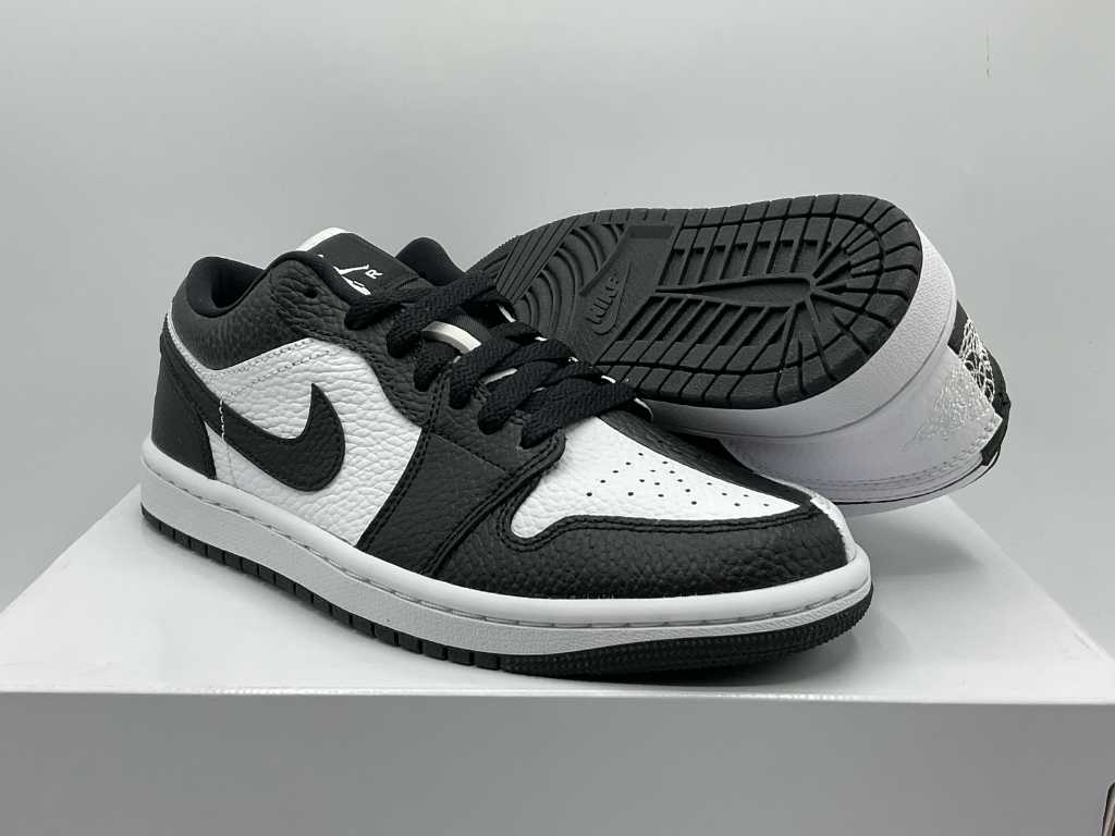 Nike Jordan 1 Low Homage Split Weiss Schwarz Damen Turnschuhe 37 1/2