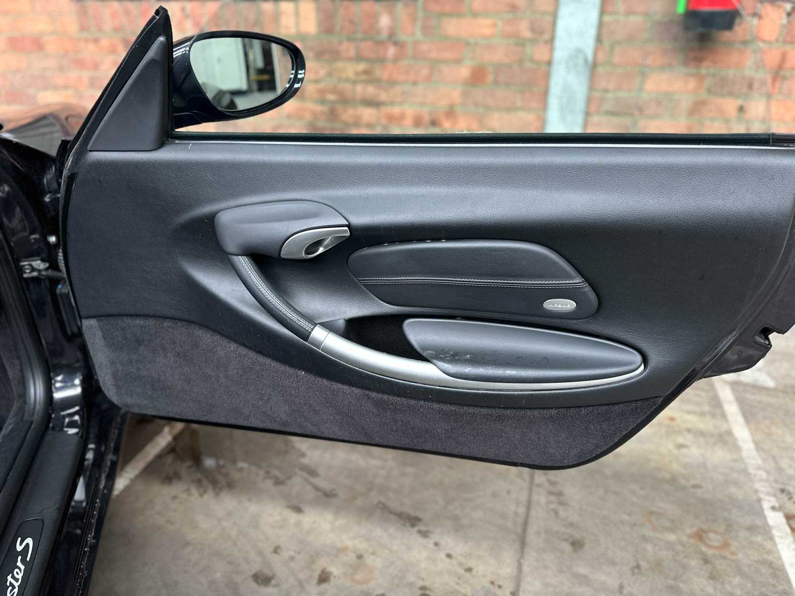 WP0ZZZ98Z2U641738 Porsche Boxster S 3.2 252pk 2002 -Youngtimer-