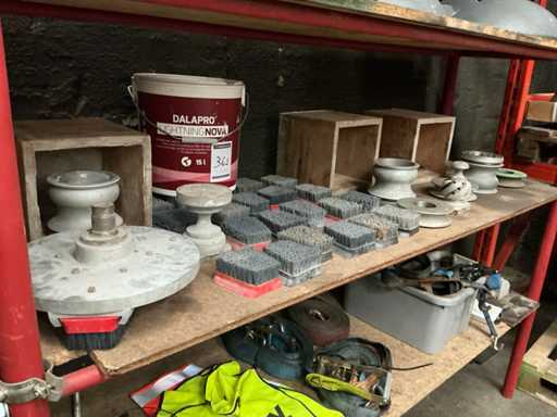 Batch of polishing brushes