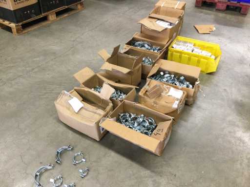 Palet cu cleme de fixare