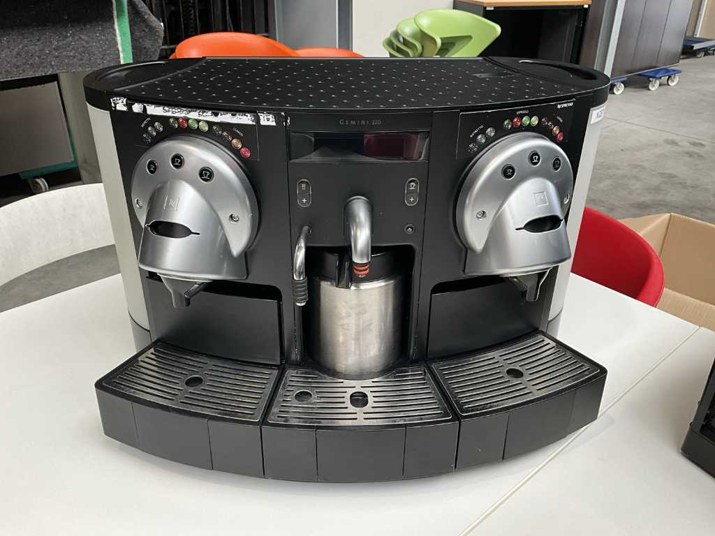 Coffee machine NESPRESSO GEMINI 220
