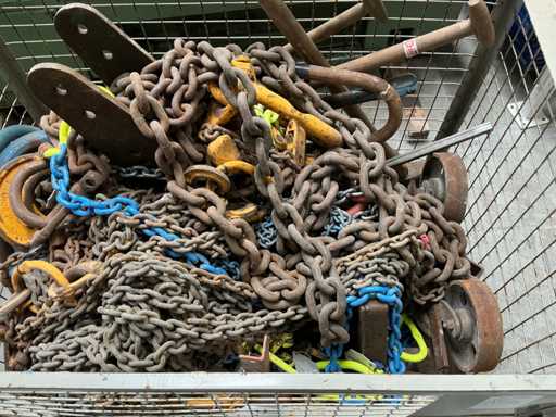 Partij diverse hijsmiddelen