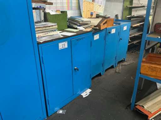 Workshop cabinets (4x)