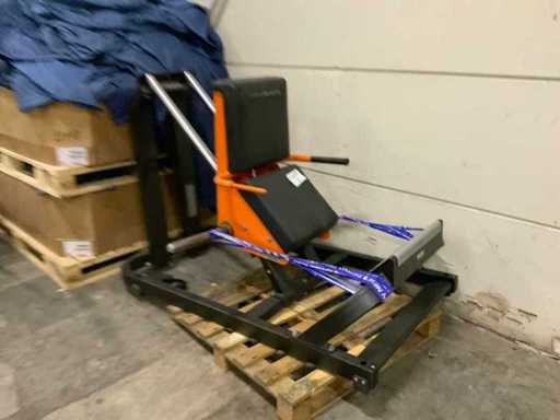 Technogym Pure calf press Multi-gym