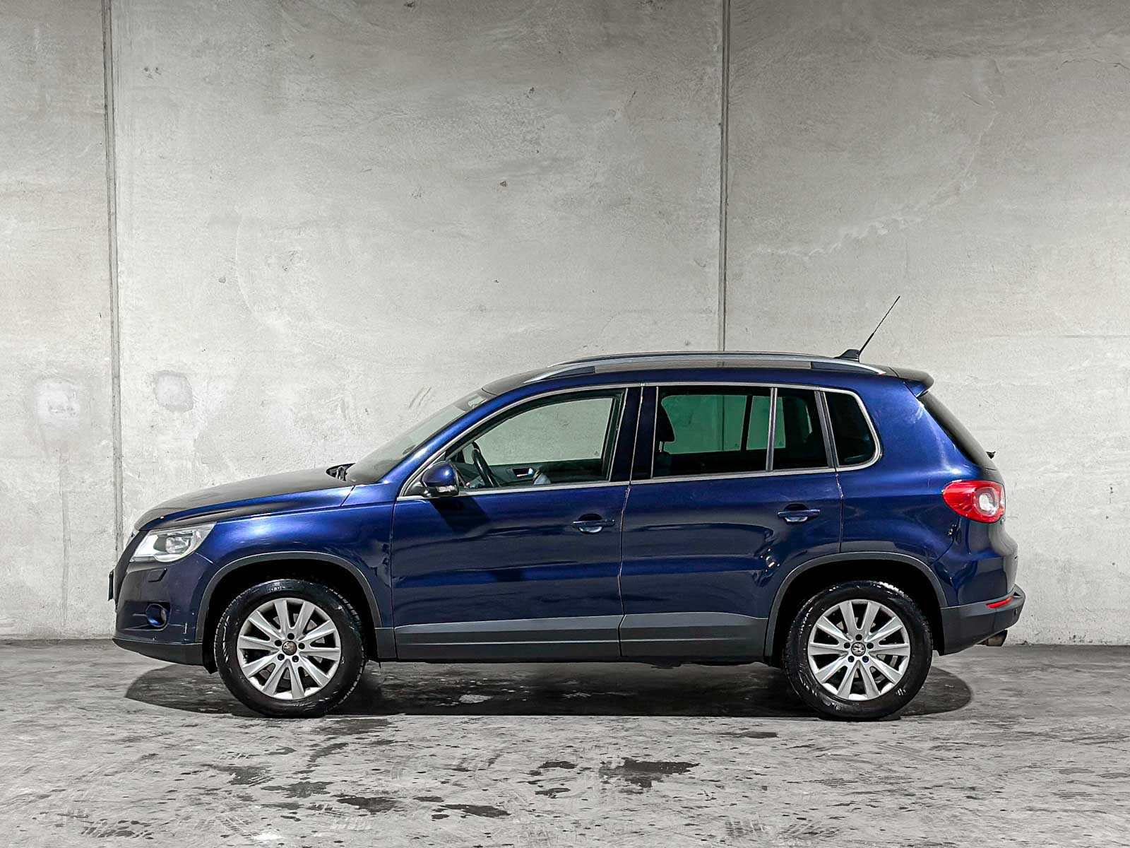Volkswagen Tiguan 2.0 TDI Sport&&Style 4Motion 140pk 2011 (Origineel-NL), 74-PNH-9