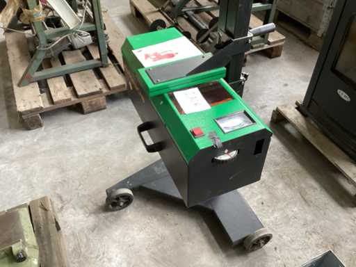 Headlight trim adjuster