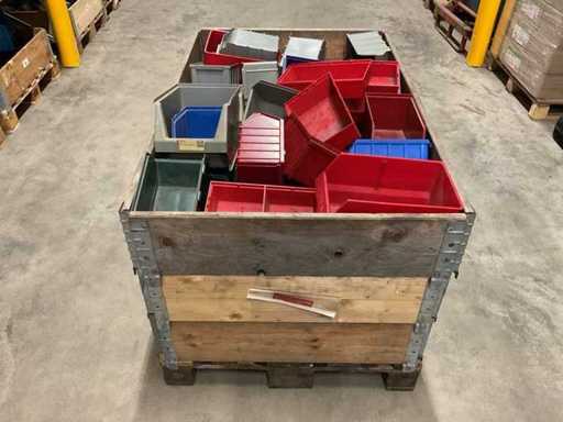Lotto di contenitori di stoccaggio