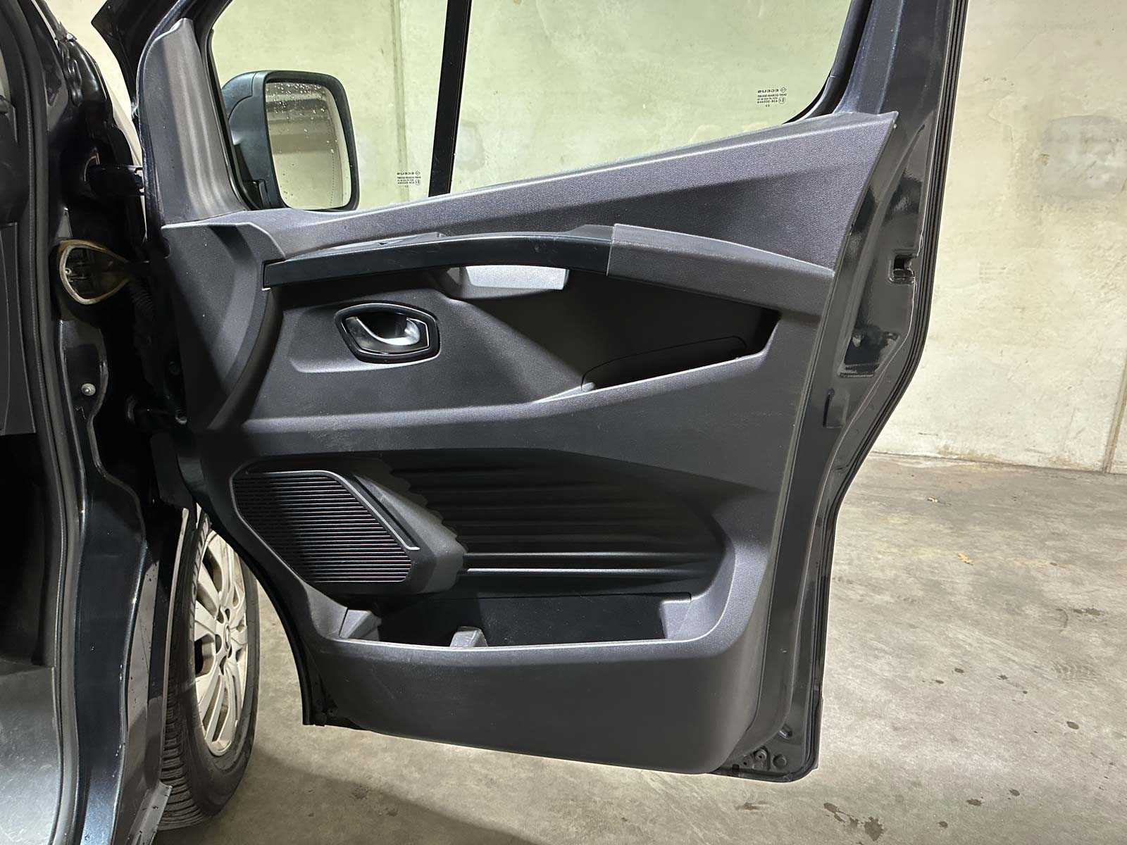 Renault Trafic 2.0 9-Persoons 150pk 2023 Bedrijfswagen