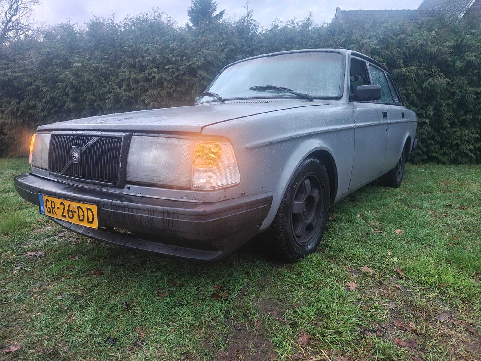 1981 Volvo 244 Classic car with 6 cylinder M52B28 BMW engine