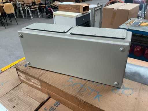 Taunus DF127 Metalen aansluitkast (8x)
