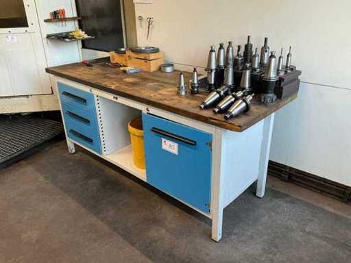HOMMEL HERCULES Workbench with contents