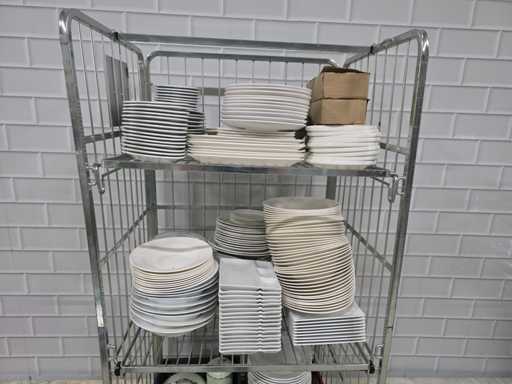 Various porcelain dinner plates, dessert plates, etc.
