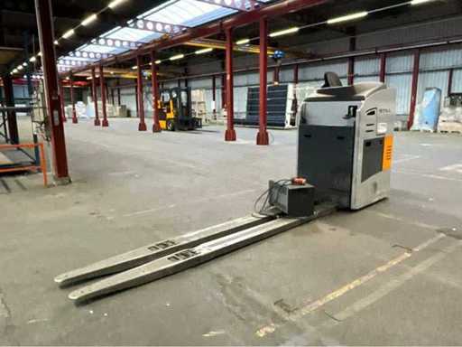 2017 Still FS-X33 Ride-on Electric Special Pallet Truck