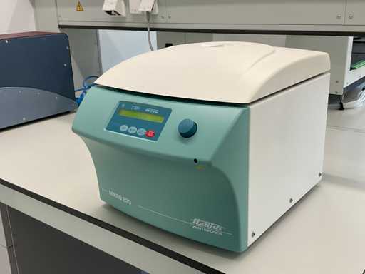 Hettich Mikro 220 Centrifuge