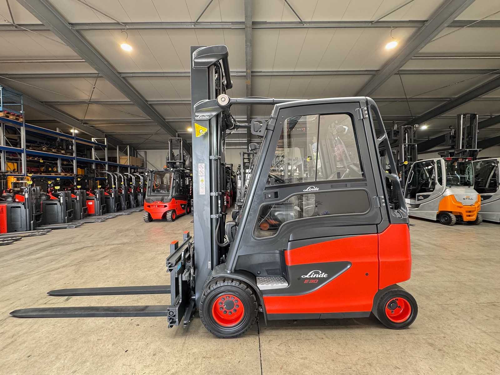 11/2023 Service + UVV 05/2027 Linde E30/600H 3.000kg 3.+4. Valve Fork Adjuster 195cm Electric Forklift Forklift 4.617 hours