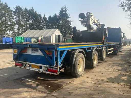 Semi-remorque pacton T3-003 de 2002 avec grue Knowledge 16 000