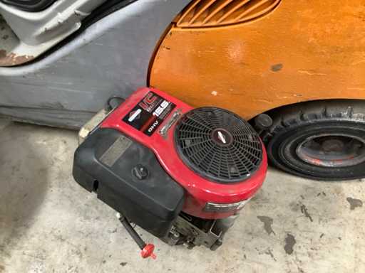 Motor pe benzină Bridgestraton de 15,5 CP