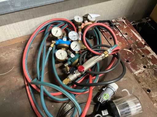 Zahnradreduzierventil (3x) & autogener Schneidbrenner