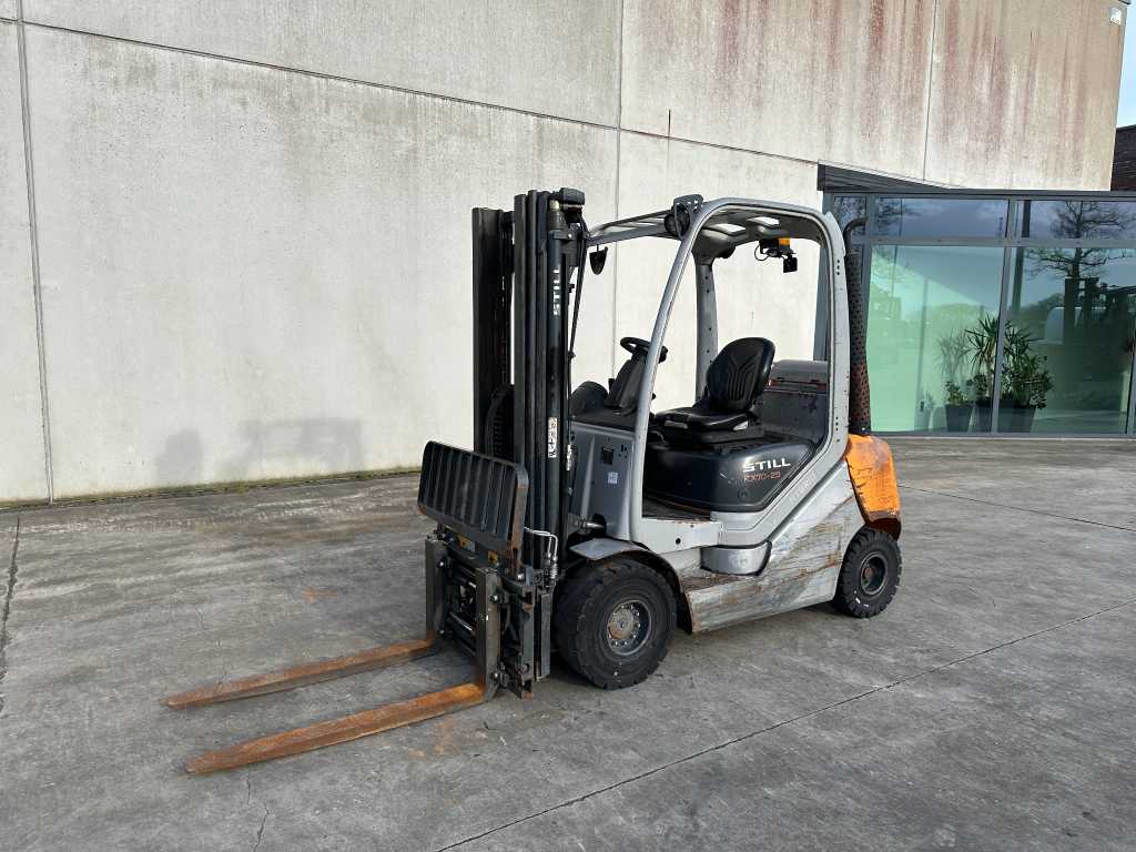 Still - RX70-25T - Forklift - 2012