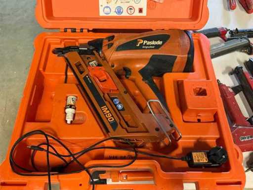 Paslode IM90i Nail Gun