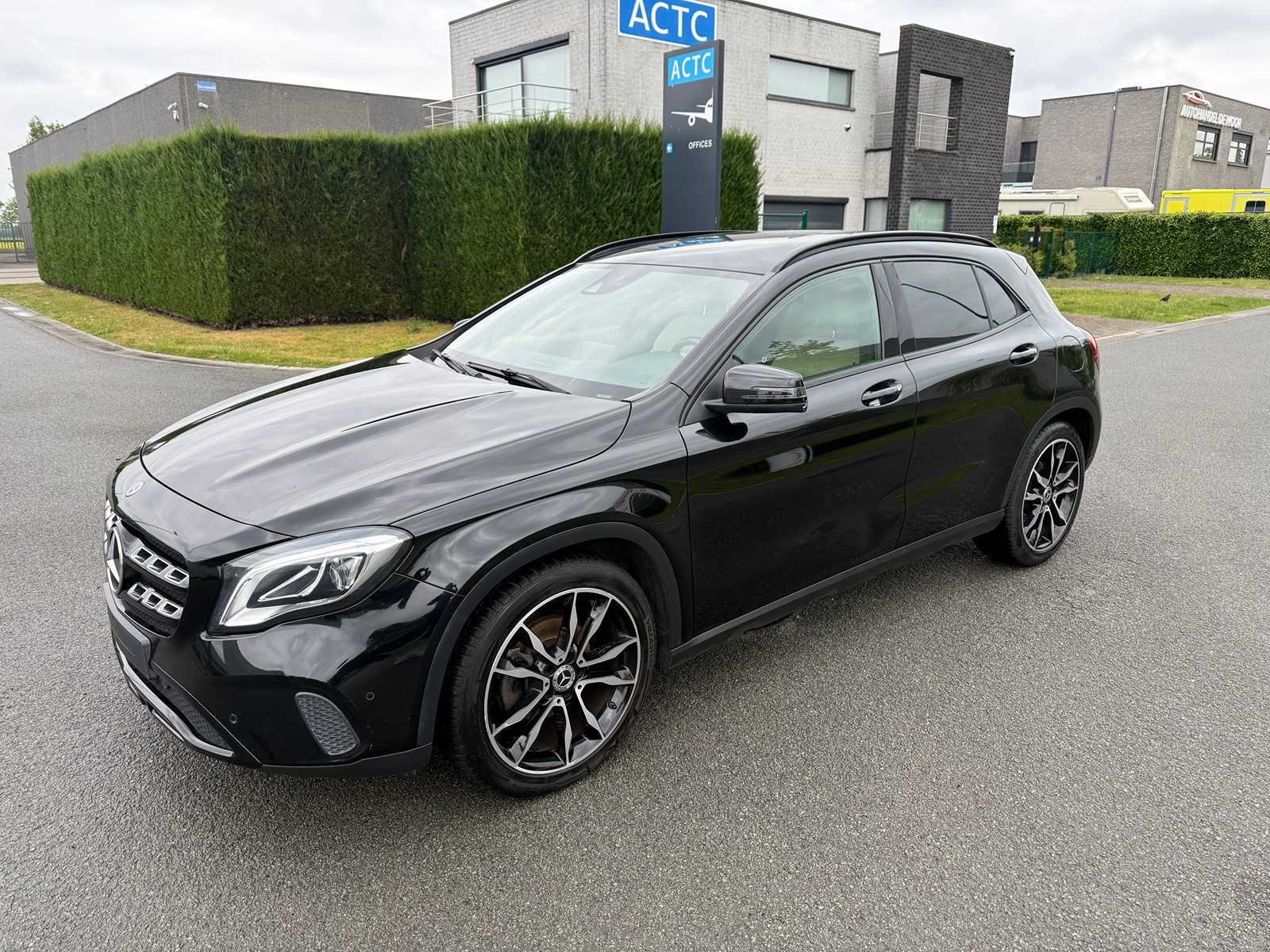MERCEDES – 2019 – GLA – 180 – Passenger car