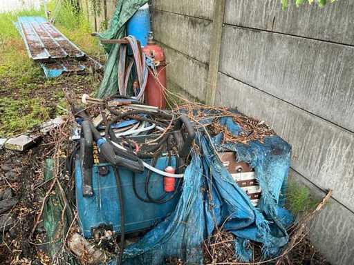 Pressure washer and welding station