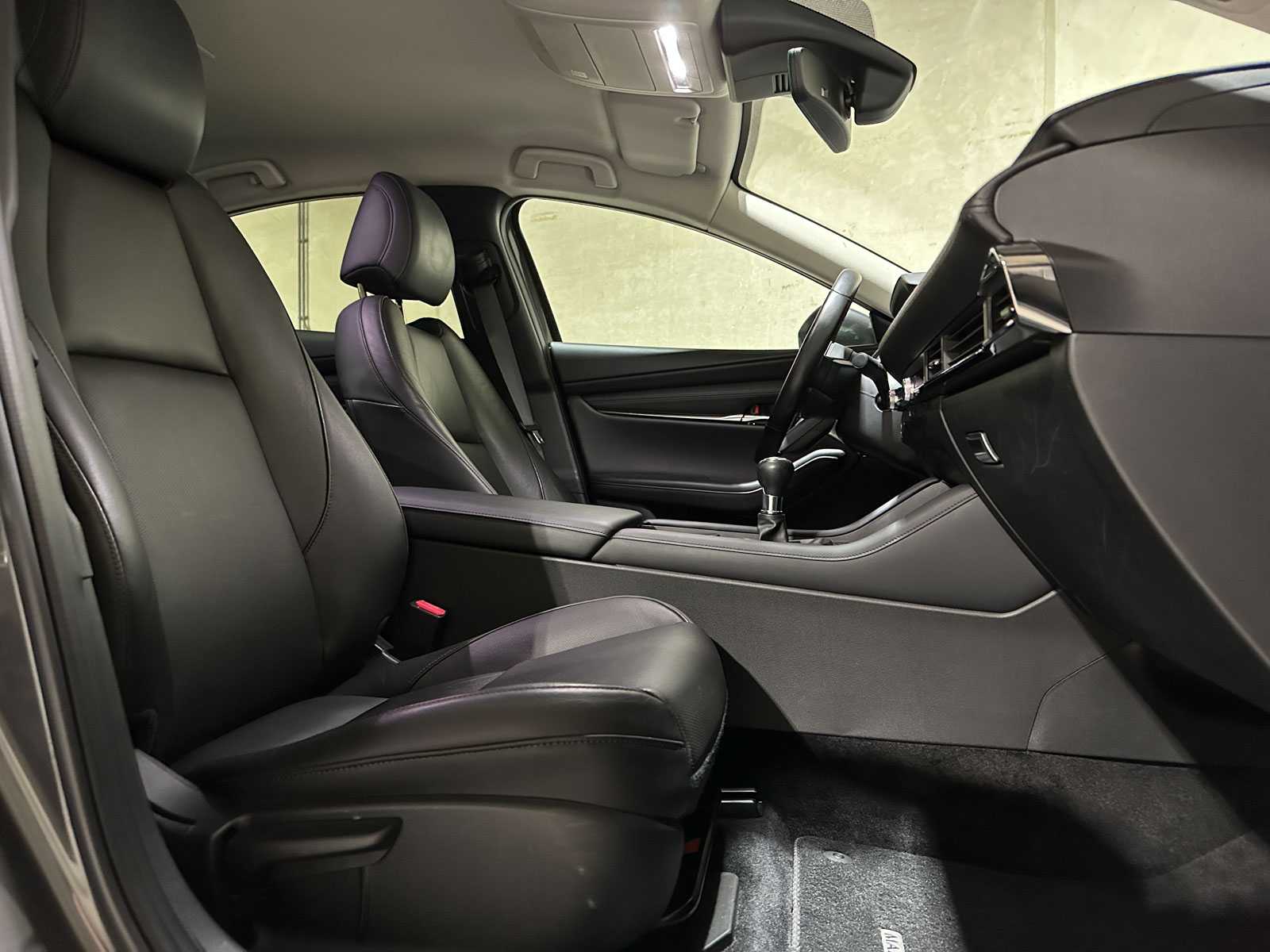 Mazda 3 2.0 e-SkyActiv-X M Hybrid 186 Luxury 186pk 2022 (Origineel-NL & 1 Eigenaar), R-001-LJ