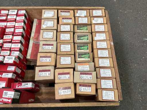 Cleff vari bulloni con dadi (975x)