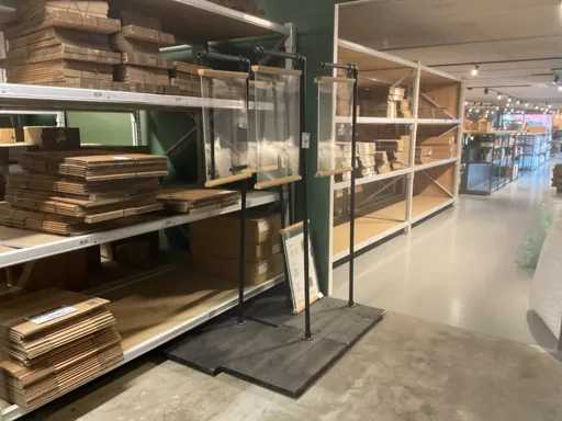 Advertising columns (4x)