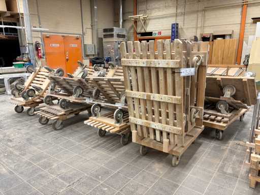   Lotto di carrelli da trasporto