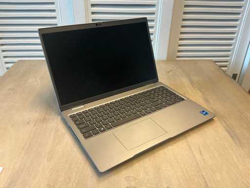 Laptop - Dell Inc. - Latitude 5520
