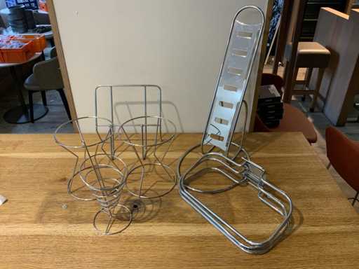 Partia materia?u bufetowego ze stali nierdzewnej