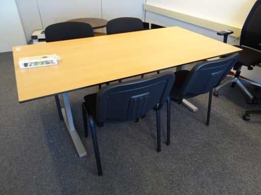 Table with 4 chairs