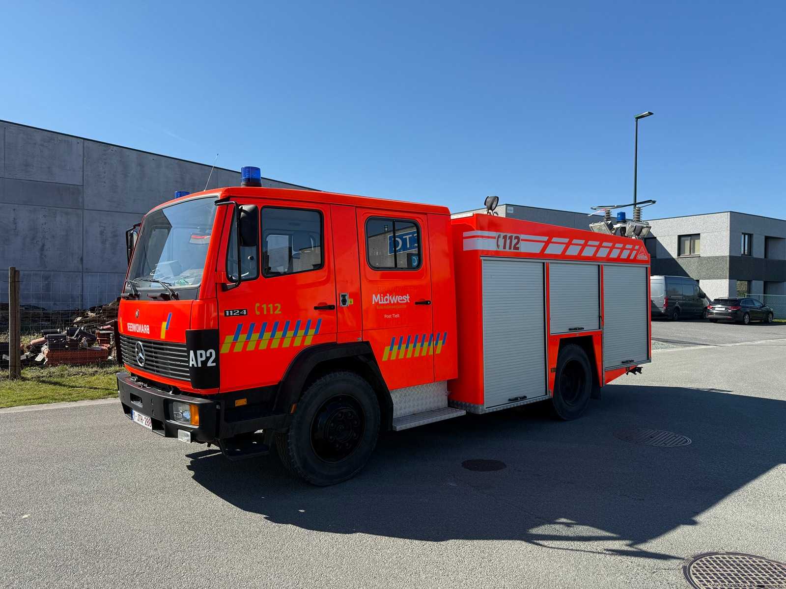 MERCEDES – 1995 – 1124 – Fire truck