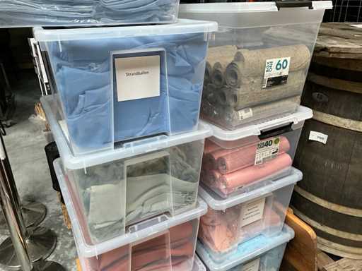 Partij divers tafellinnen