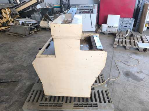   Automatic bread slicer