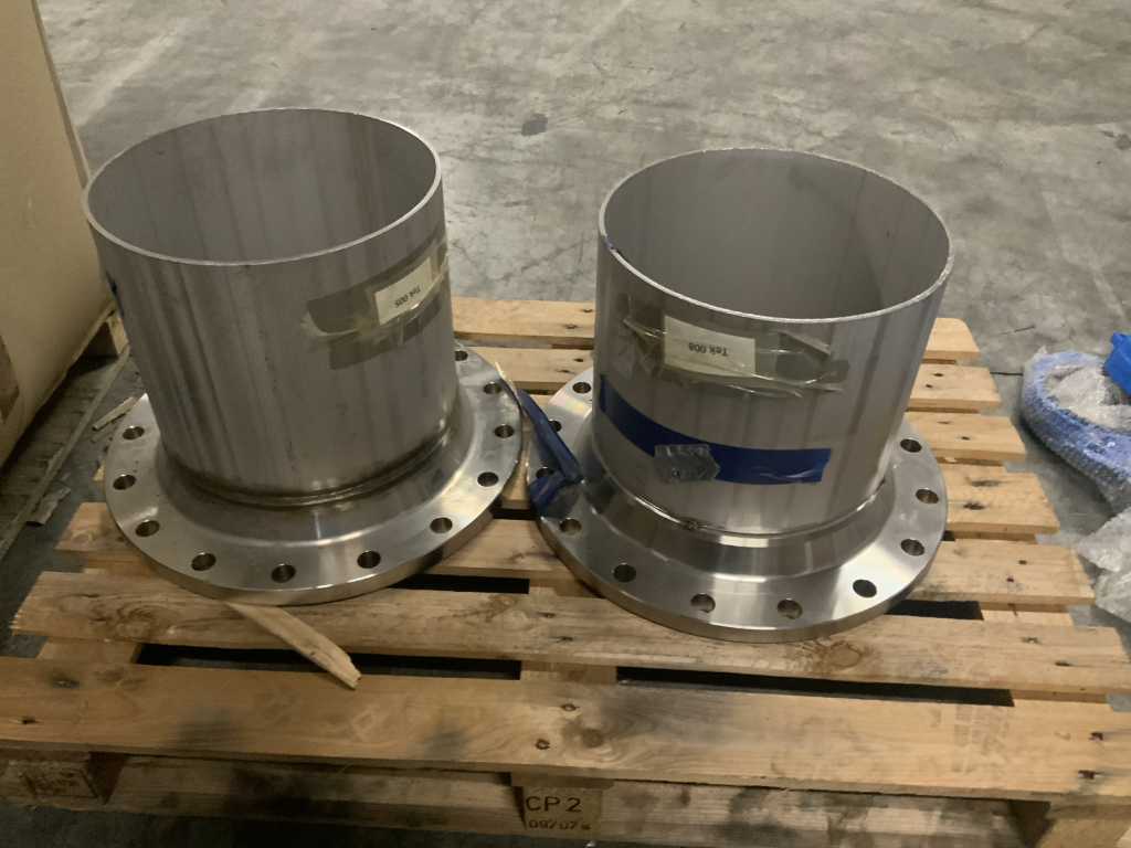 Stainless steel flange (2x)