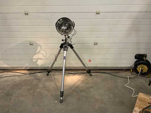 Manfrotto Cruppo Tripod with Spotlight