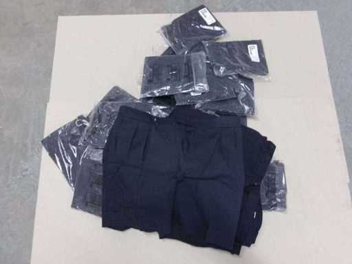 Pantaloni scur?i britanici, alba?tri, ca noi (R10) (36x)